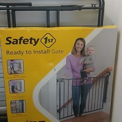 Safety 1st Ready To Install Gate
