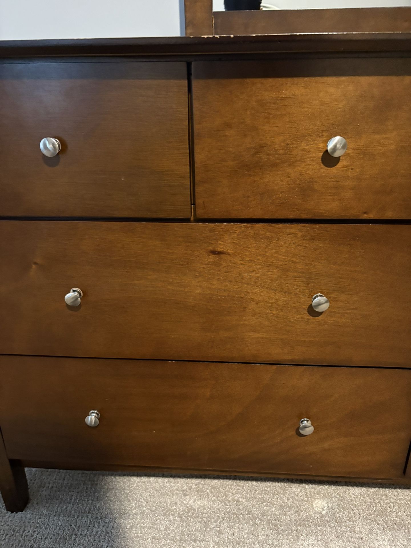 Dresser w/Mirror