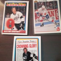 Lot Of 3 Wayne Gretzky Hockey Cards. 1(contact info removed)