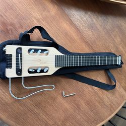 Traveler guitar ultra light classical/nylon string