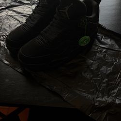 Jordan 4 Black Cats Size 10.5