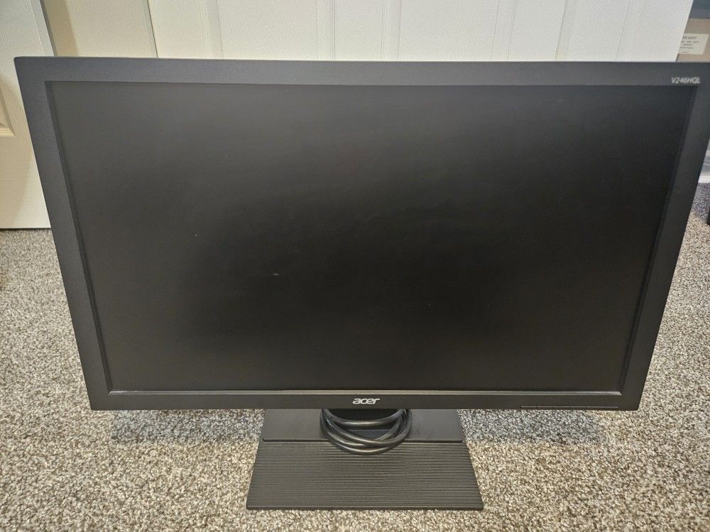 Lenovo M720q + 24inch Screen-Win 11 PRO 64 bit