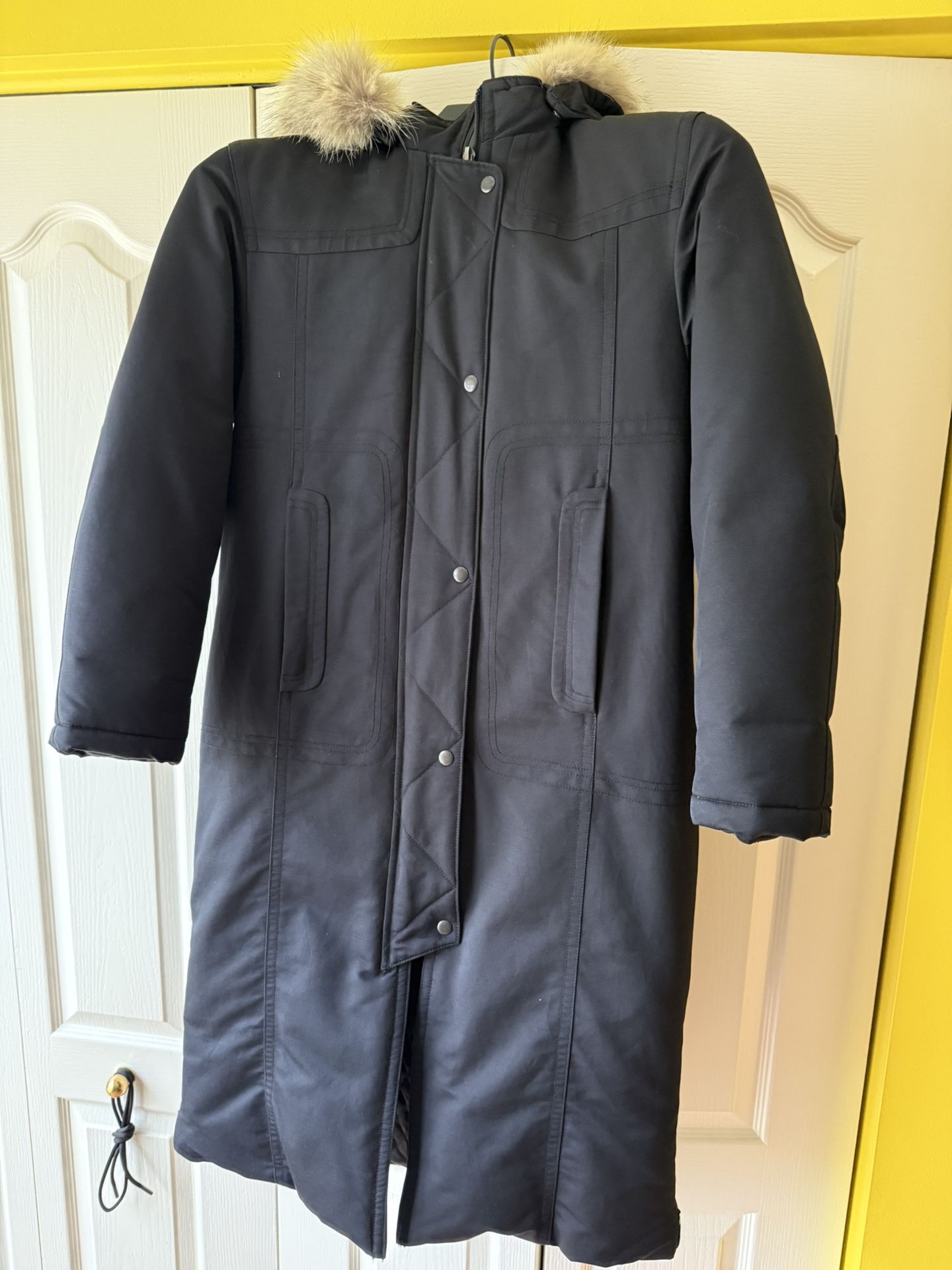 ★★★★★   Donna Karan New York (DKNY) Women's Faux-Fur Hooded Puffer Coat. Size 8