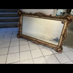 Elegant vintage Mirror