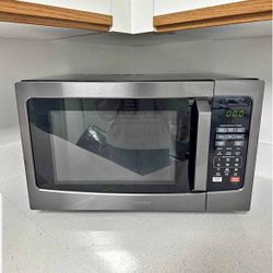 Toshiba 1000W countertop microwave oven 1.2 CuFt, 12.4”