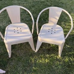 2 Children’s Pink Metal Chair