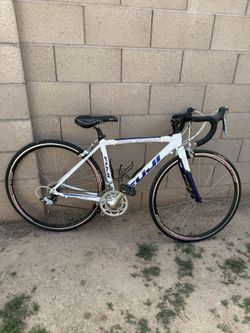 Fuji Roubaix 2.0 Bicycle Size 46cm Like New !!!