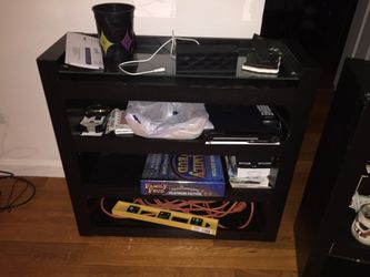 Bookshelf media stand shelf