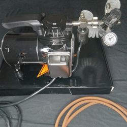 Iwata Air Compressor 80psi Woth 6 Foot Hose