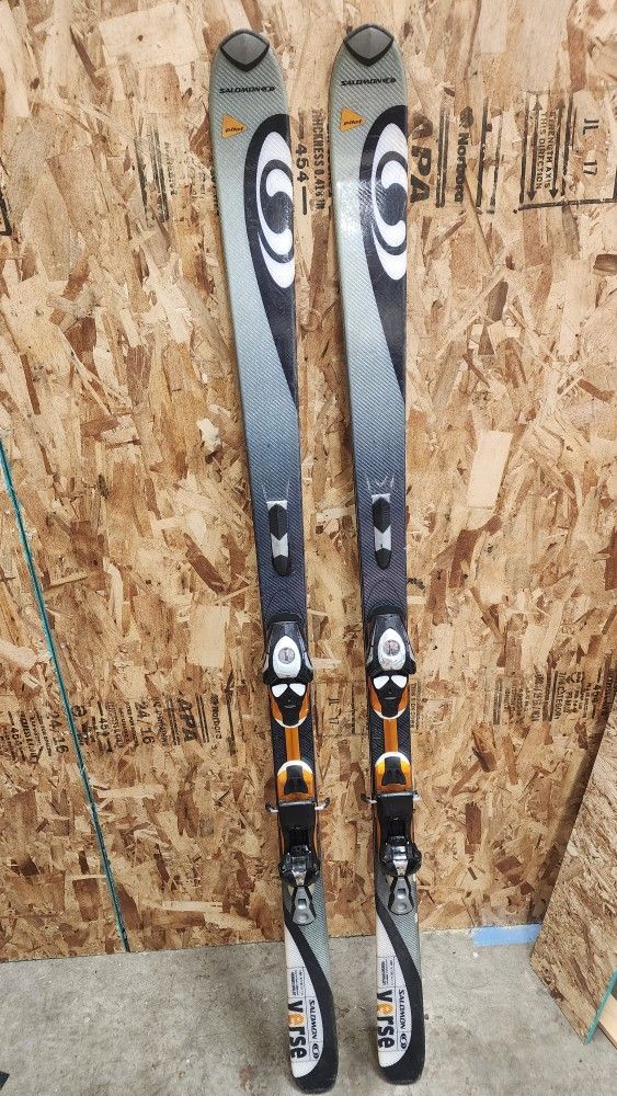 SALOMON verse Snow Skis