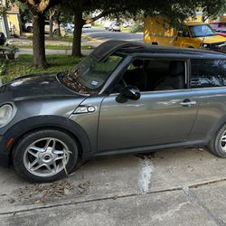 PARTING OUT PARTS FOR SALE FROM THIS 2009 Mini Cooper S Turbo