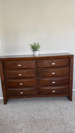 Dresser-6 drawers