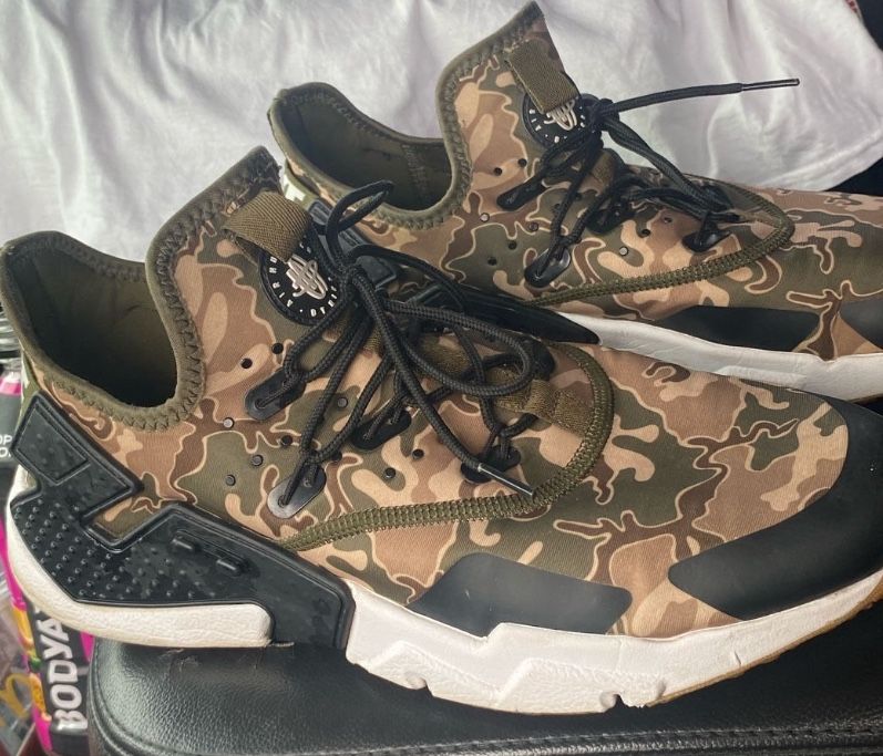 Nike Camo Huarache’s
