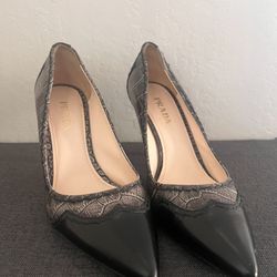 Prada Calzature Donna Embossed Croc Black & White Leather Pumps Size 38.5 / 7.5