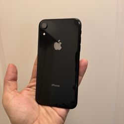 📱 iPhone XR – Black – Factory Unlocked