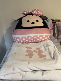 Minnie Mouse Bedding and Squishmallow