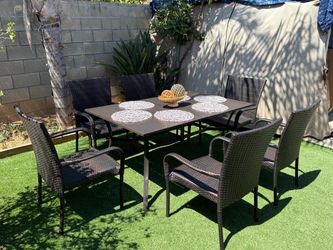 Patio  outdoor Dining set new in the box