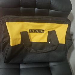 Dewalt  tool  bag 15"