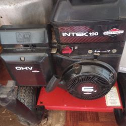 6 Hp Briggs & Stratton Motor...Good Strong Motor Great For A Go Cart Or Mini Bike