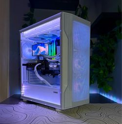 Gaming PC: 32GB DDR5 | Ryzen 7800X3D | RTX 5070