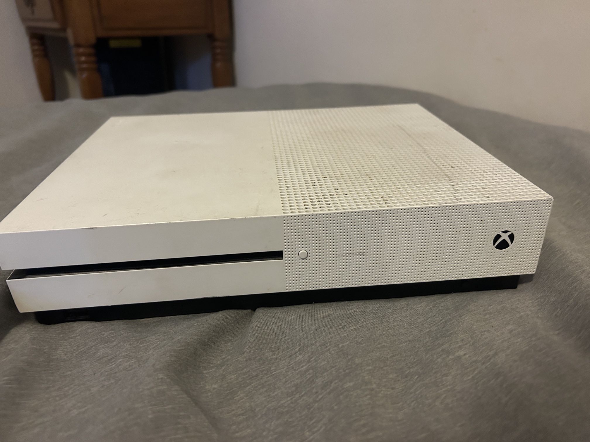 Xbox One S 500 Gb Model FOR REPAIR / FOR PARTS