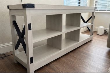Rustic Farmhouse style TV Stand