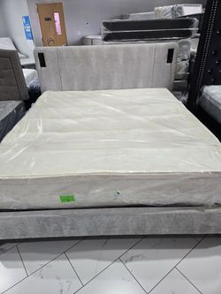 King Sizes bed with Mattress