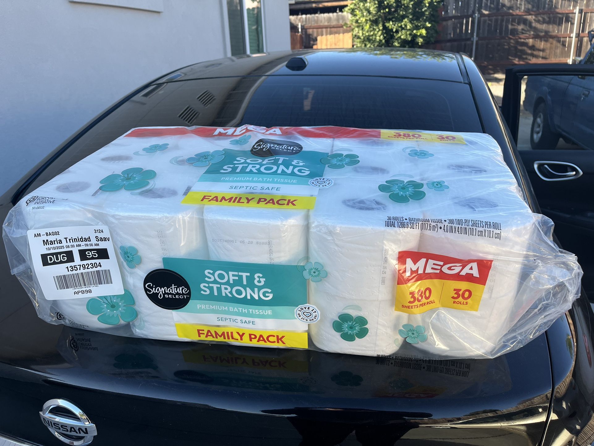 Toilet Paper, Brand signature Select 30 Mega Rolls