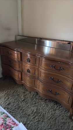 Dresser drawer