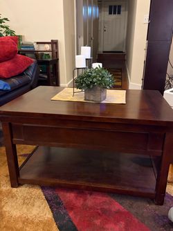 Dark Wood Coffee Table with 2 end tables & lamps