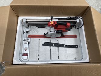 Skil 7.0 Amp 4-3/8 in. Corded Flooring Saw like New (Just used 1 time