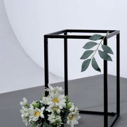 Black Metal Flower Stand 