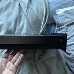 Xbox One X Taco Bell Edition 