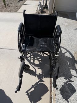 Folding Wheelchair with Footrests