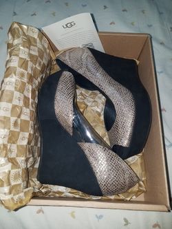 Ugg shoes size 9