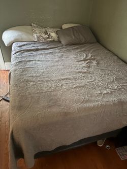 Queen size bed