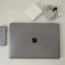 13 Inch MacBook Pro M1 $600
