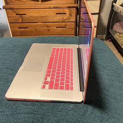 Apple Laptop 
