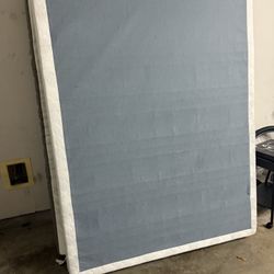 QUEEN SIZE BOX SPRING MATTRESS 