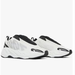 Men's Adidas Yeezy Boost 700 MNVN Laceless Analog