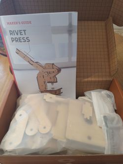 KiwiCo Labs Crate - Rivet Press