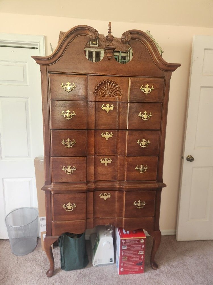 Traditional Rice 4-post 5 Piece Bedroom Set