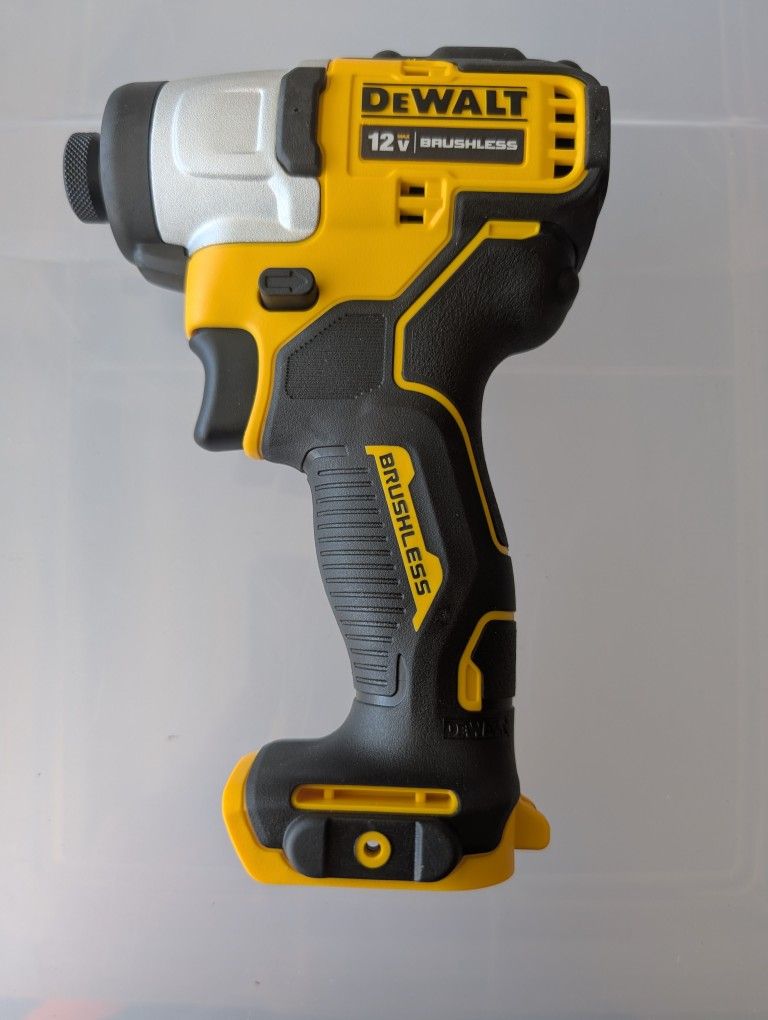 DeWalt 12v DCF 801 Impact Driver
