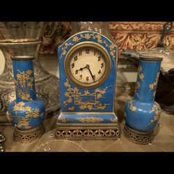 Antique Clock With 2 Vases
