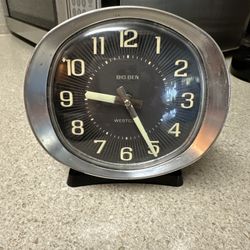 WESTCLOX Big Ben Wind-Up Alarm Clock Vintage 08806 Black Face Nickel Trim Glows