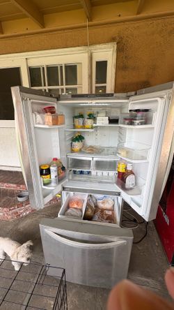 LG Refrigerator $300