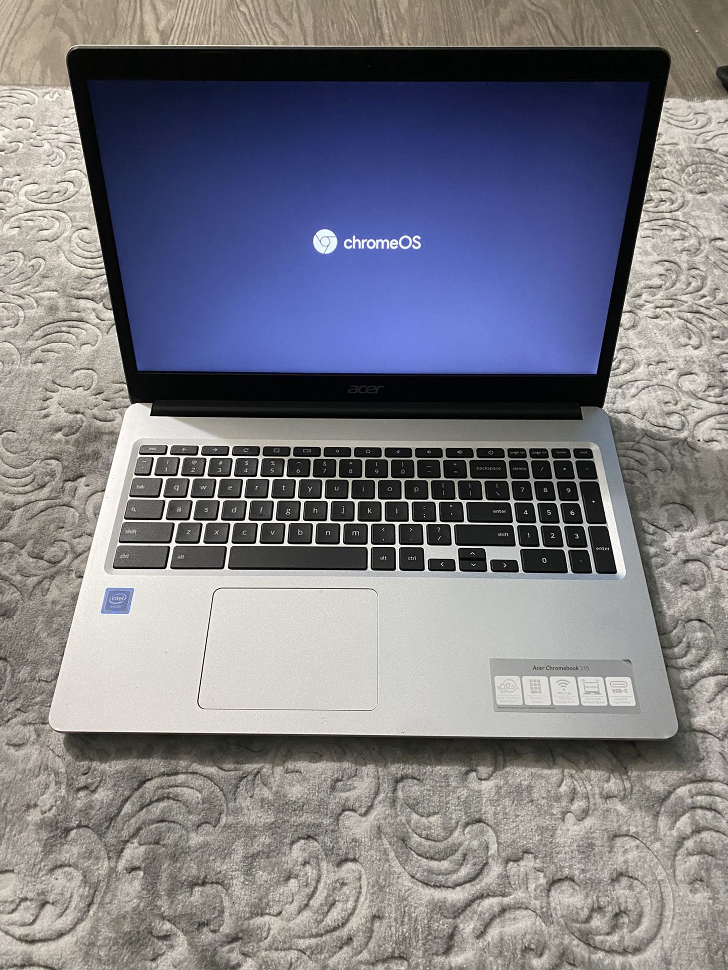 Acer Chromebook laptop with Case and Charger