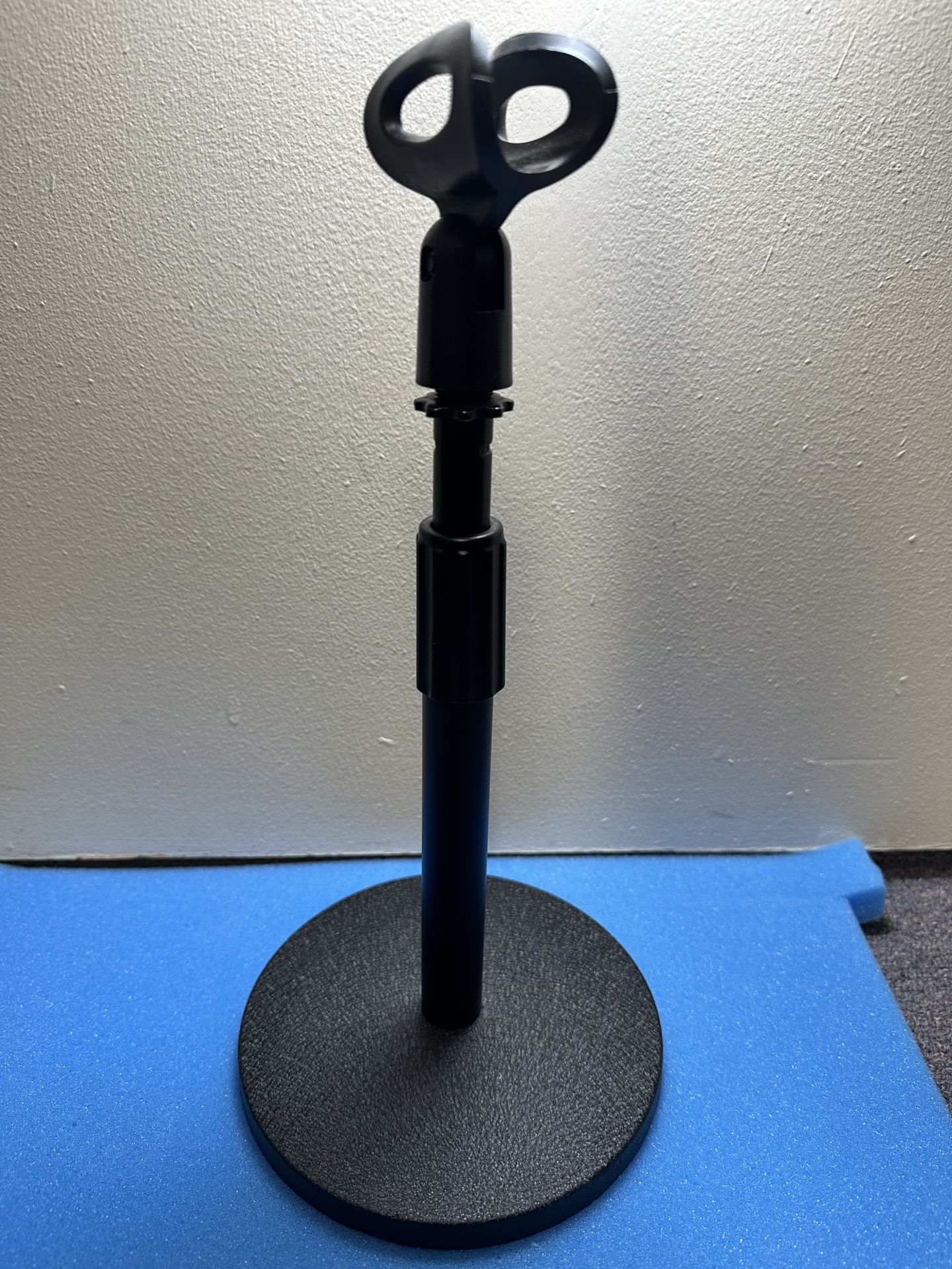 On-Stage Desktop Microphone Stand w/ Elliptical Microphone Clip & Radio Shack Microphone