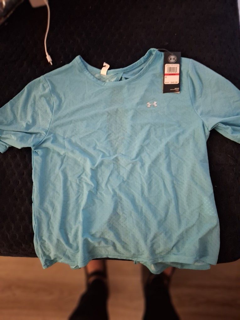 Under Armor Women's Shirt
