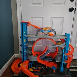 Hot Wheels City Ultimate Garage Shark Attack